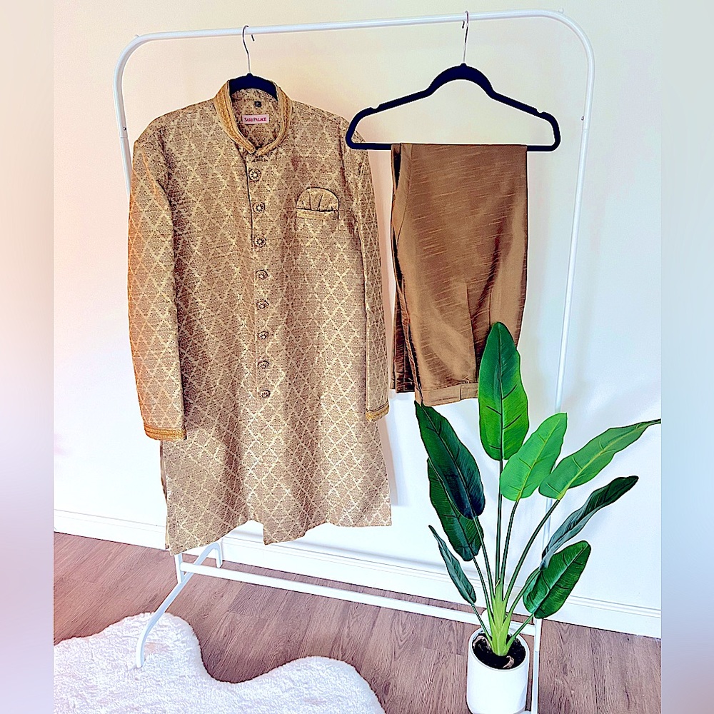 Gold Sherwani: Art Embroidered Set Men wedding/henna hight (Jacket & Trousers)